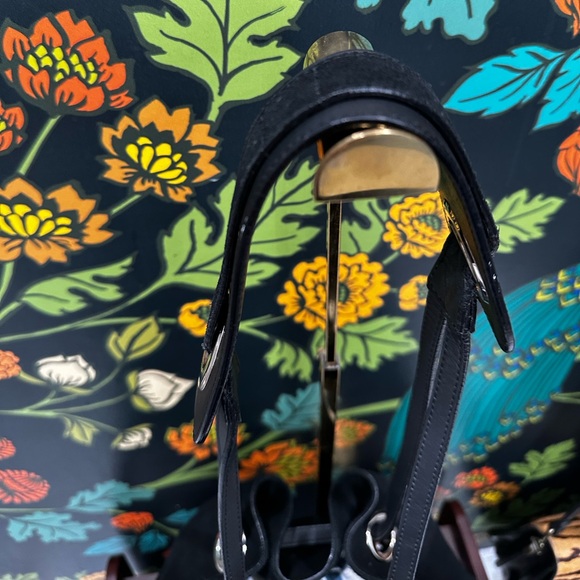 Bally “Darlina” black suede drawstring bucket bag from the early 2000s - Picture 7 of 12